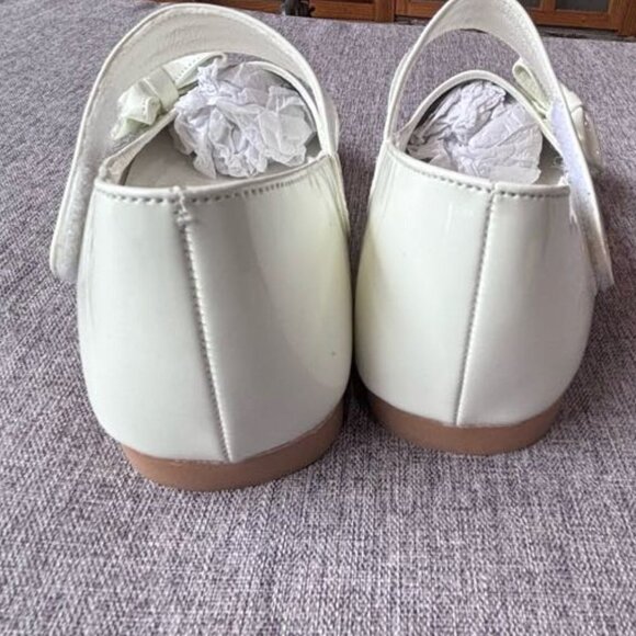 Mary Jane Flats for Girls, White Patent Dress Shoes Kids 1.5 - Picture 2 of 6